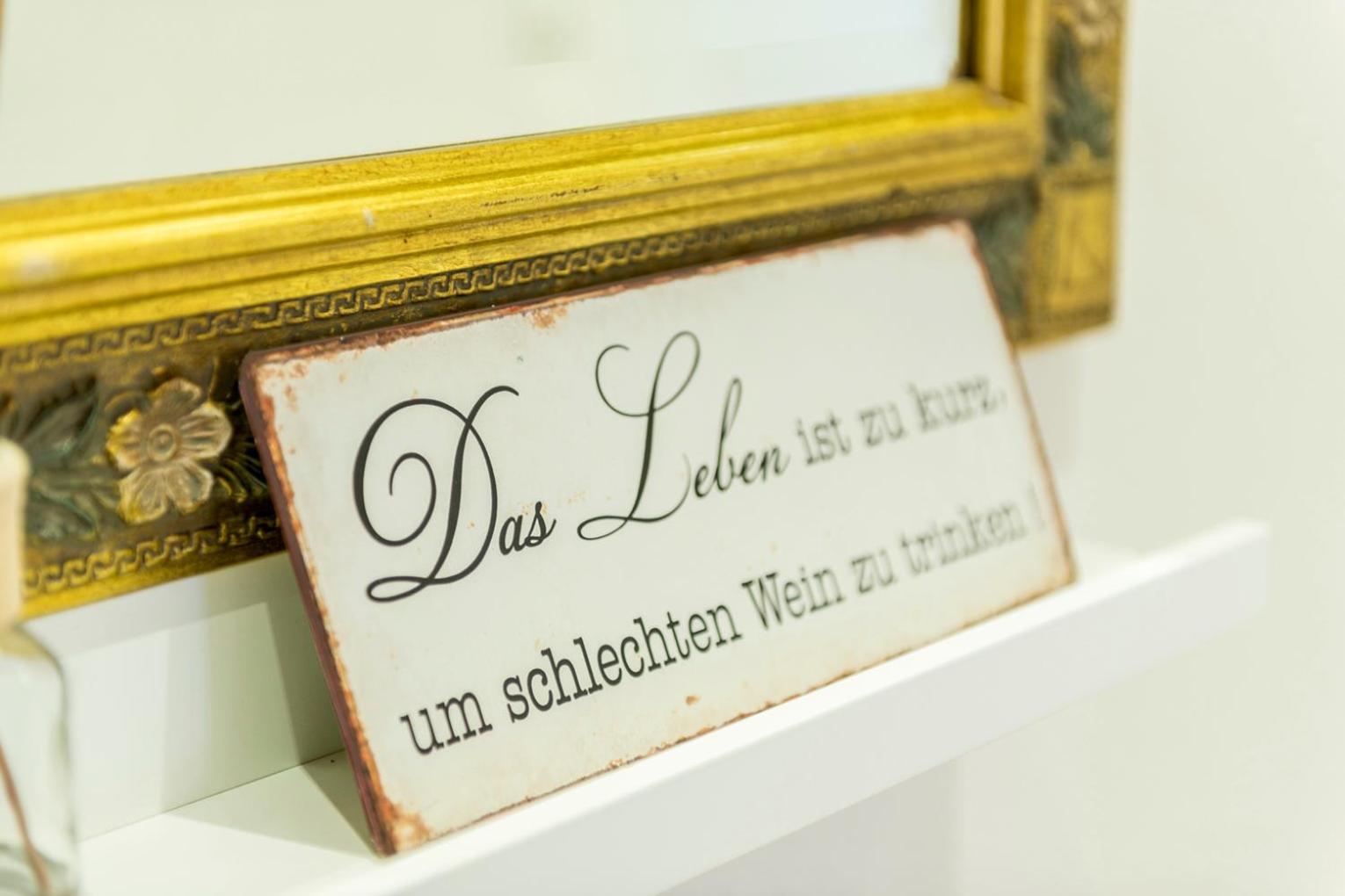 Weinbau Frank Schoenig ซอมเมอร์เฮาเซน ภายนอก รูปภาพ